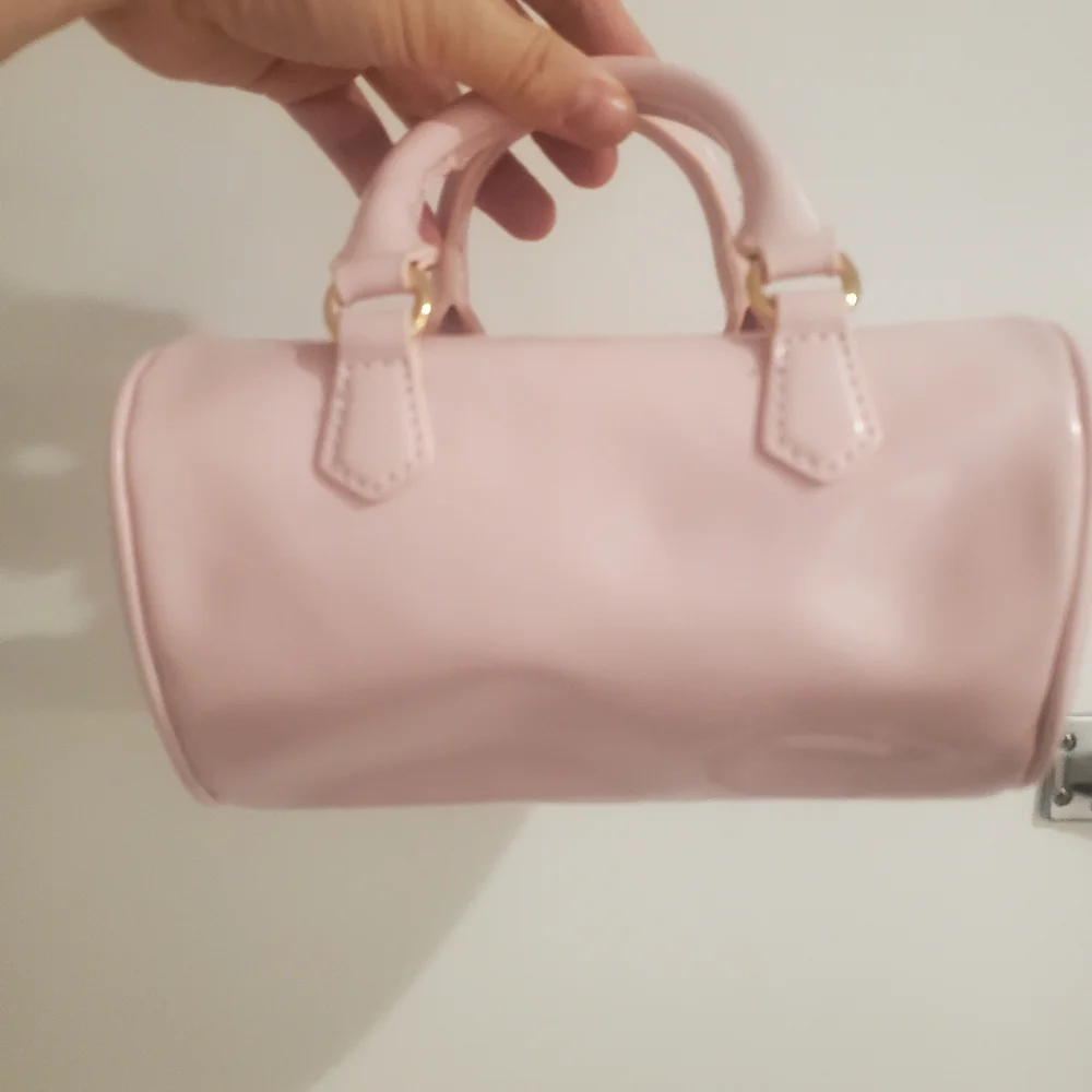 Juicy Couture Mini Heart Purse - Picture 3 of 5